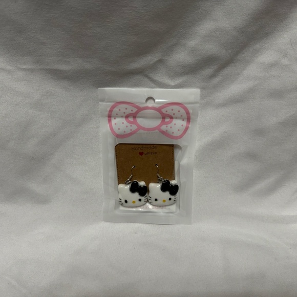 Handmade Black Bow Hello Kitty Earrings - Picture 4 of 7